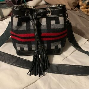 HCC Pendleton feed bucket